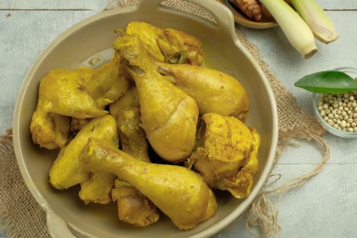 Resep Ayam Ungkep Bumbu Kuning Lezat dan Gurih