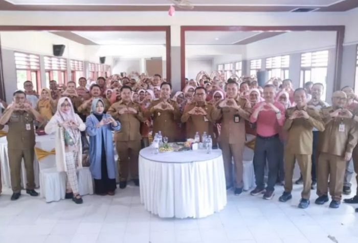 Audiensi dengan Kepala SMP se-Jember, Bupati Fawait Bahas Perlindungan Anak dan Pendidikan Audiensi dengan Kepala SMP se-Jember, Bupati Fawait Bahas Perlindungan Anak dan Pendidikan