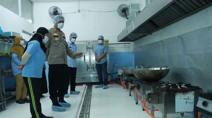 Itwasda Polda Jatim Awasi Program MBG di Gresik