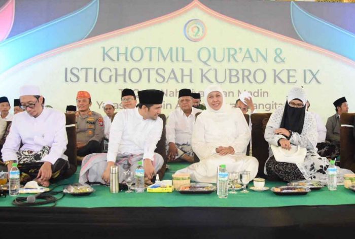 Gubernur Khofifah Hadiri Khotmil Quran dan Istighosah Kubro Pesantren Langitan di Masjid Al Akbar