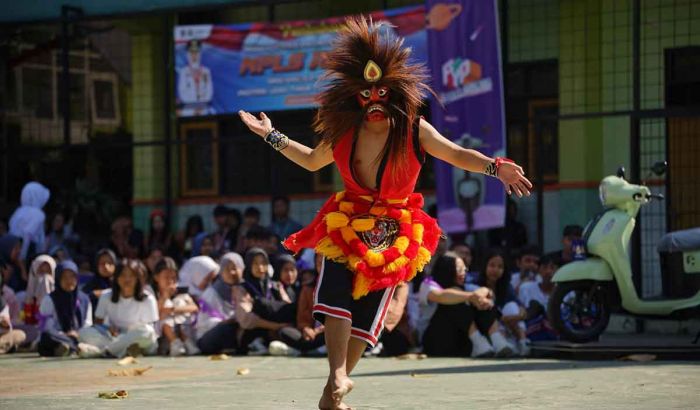 Arkana Art Show Meriahkan MPLS SMAN 2 Batu