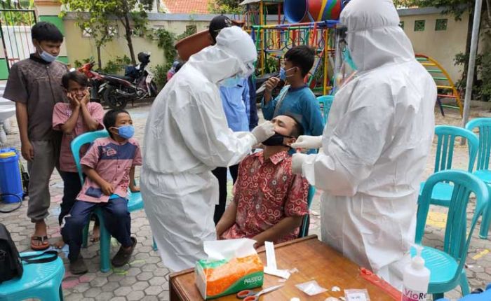 Berani Tak Pakai Masker, Siap-siap Diburu Tim Swab Hunter Surabaya, Langsung PCR di Tempat
