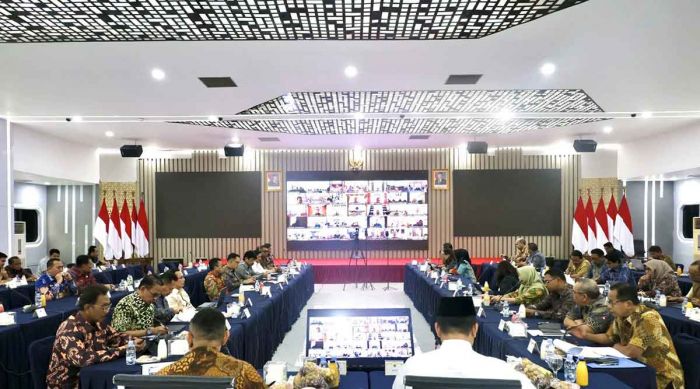 Menteri ATR/BPN Minta Evaluasi Tunggakan Layanan Kantor Pertanahan dan Integrasi dengan PPAT Menteri ATR/BPN Minta Evaluasi Tunggakan Layanan Kantor Pertanahan dan Integrasi dengan PPAT