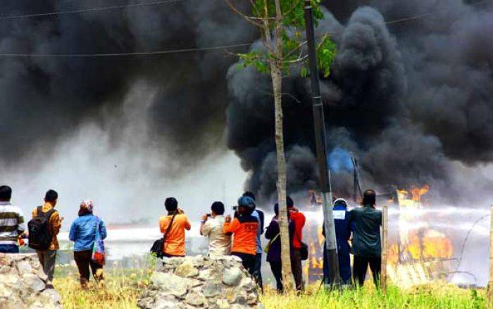 Gudang Aspal Milik DPU Jatim di Bojonegoro Terbakar