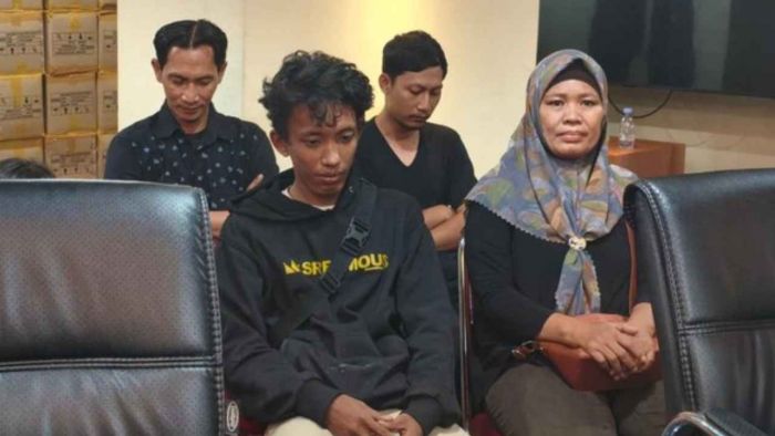 Hilang Saat Demo di Jakarta, Eko Purnomo Ditemukan Bekerja Jadi Nelayan di Kalteng Hilang Saat Demo di Jakarta, Eko Purnomo Ditemukan Bekerja Jadi Nelayan di Kalteng