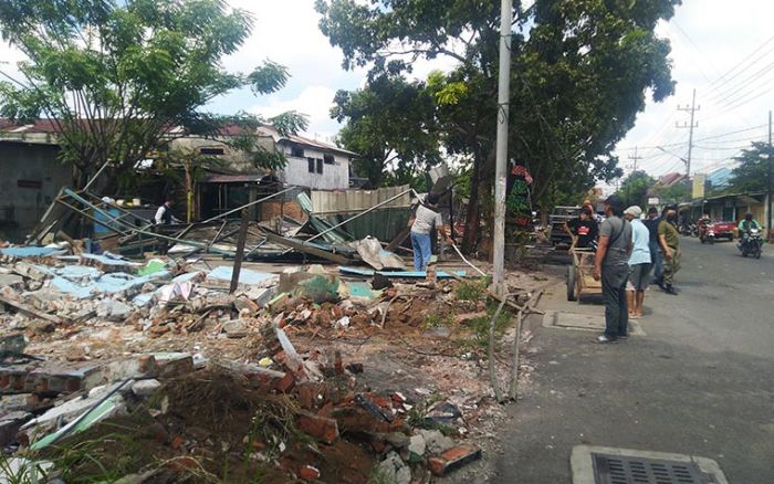36 Stand di Jalan Raya Darmo Indah Dibongkar, 4 Bangunan Masih Tunggu Appraisal