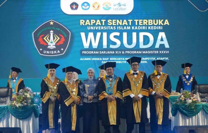 Wali Kota Kediri Hadiri Pengukuhan Wisudawan Sarjana dan Pascasarjana Uniska