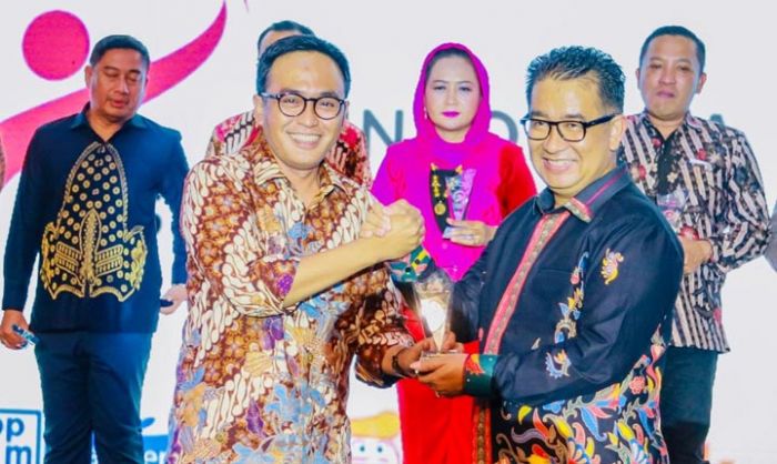 Bupati Pamekasan Raih The Best on Communication di Ajang Indonesia Visionary Leader (IVL)