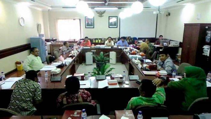 Pansus DPRD Putuskan Mihol Dilarang di Surabaya
