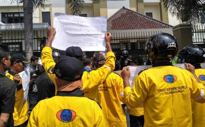 LMI Kembali Gelar Aksi Demo Tuntut Pengusutan Dugaan KKN di Dinkes Tulungagung