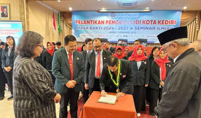 Zanariah Saksikan Pelantikan Pengurus IDI Kota Kediri Periode 2025-2027