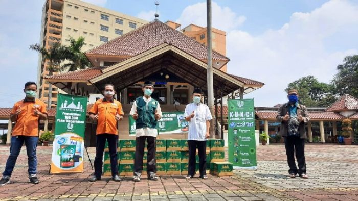 Unilever Indonesia Bersama DMI Jaga Kebersihan 100.000 Masjid
