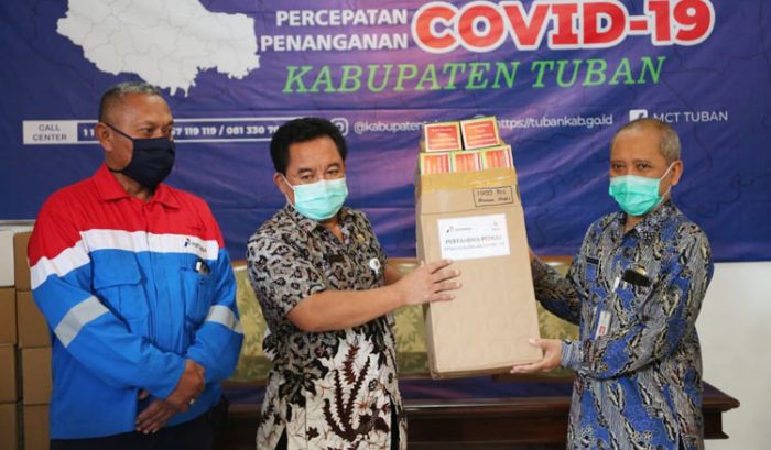 Pertamina Bagikan APD, Ribuan Masker, Hingga Vitamin ke RS di Tuban