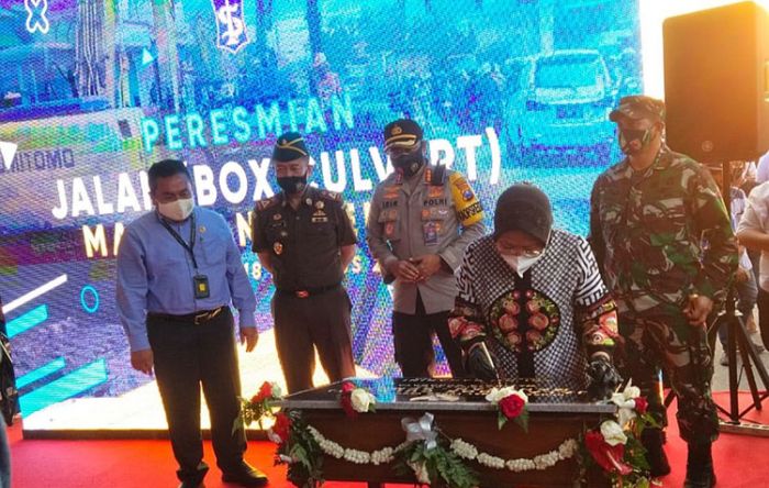 Urai Kemacetan hingga Tingkatkan Ekonomi Warga, Wali Kota Risma Resmikan Box Culvert Manukan-Sememi