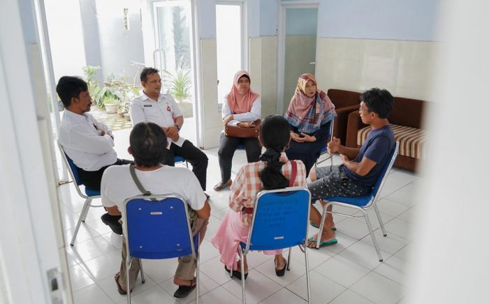 Bupati Kediri Beri Trauma Healing Kepada Korban Kebakaran Pasar Gringging