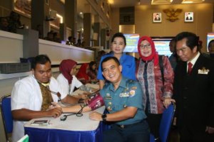 Koarmada II Gelar Bakti TNI Rehab Fasum dan Berikan Wawasan Kebangsaan