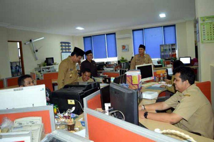 Mengayak Loyalitas Pejabat SQ (5): Di Sejumlah SKPD Muncul Kubu-kubuan Pejabat