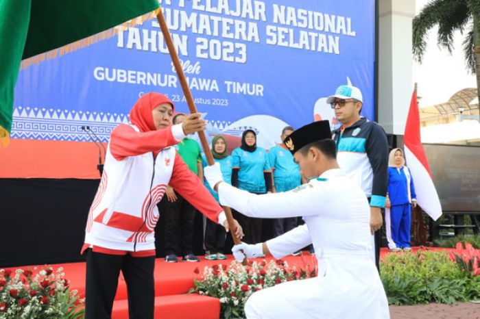 Lepas Kontingen Jatim ke Ajang POPNAS XVI, Gubernur Khofifah Bakar Semangat Atlet Raih Hasil Premium