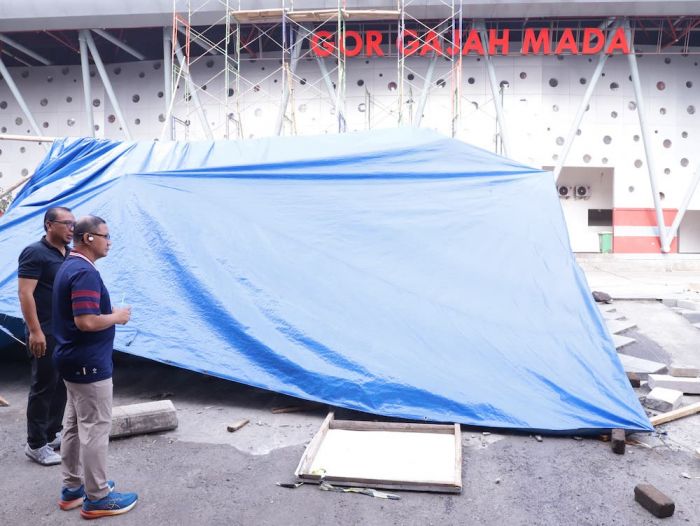 Pj Wali Kota Batu Tinjau Perbaikan Stadion Brantas dan GOR Gajah Mada