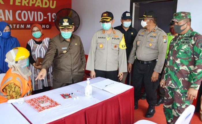 Kapolres Dampingi Bupati Malang Tinjau PCP Mudik Terpadu