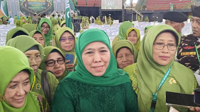 Hadiri Pelantikan PAC dan Ranting Muslimat NU Kabupaten Kediri, Khofifah: Jaga Kebersamaan ini