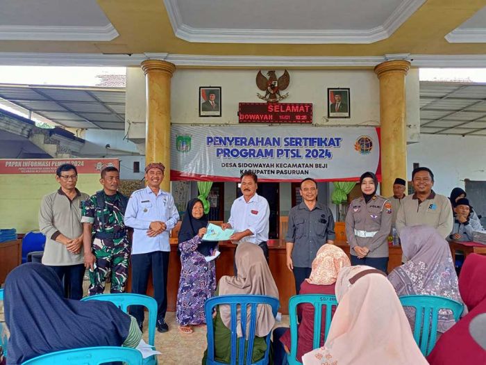 Program PTSL Pasuruan Serahkan 250 Sertifikat Tanah untuk Warga Desa Sidowayah