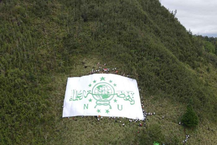 Peringati Satu Abad, Bendera Raksasa NU di Lereng Gunung Panderman Kota Batu Pecahkan Rekor MURI
