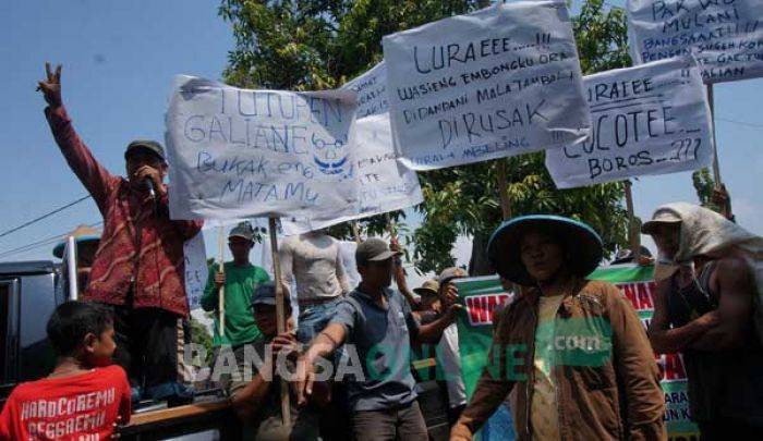 Rusak Lingkungan dan Makan Korban, Warga Karangasem Demo Tuntut Tambang Galian C Ditutup 