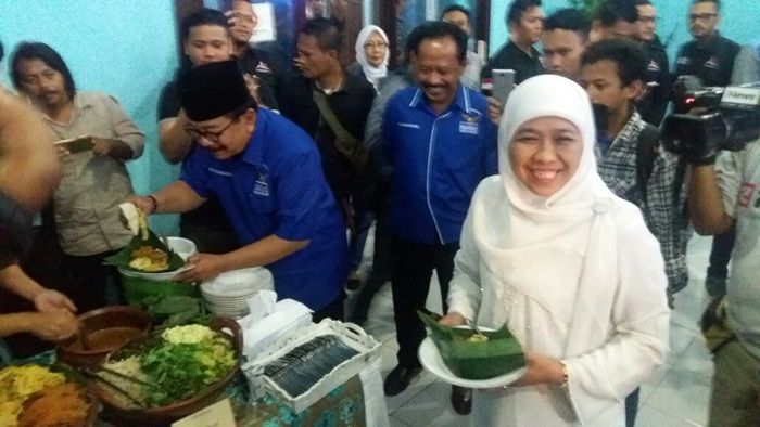 Jamuan Pecel Madiun dari Pakde untuk Khofifah