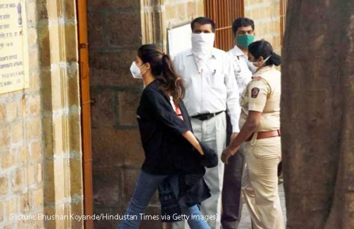 ​Sebabkan Pacar Tewas OD, Superstar Bollywood Rhea Chakraborty Ditangkap