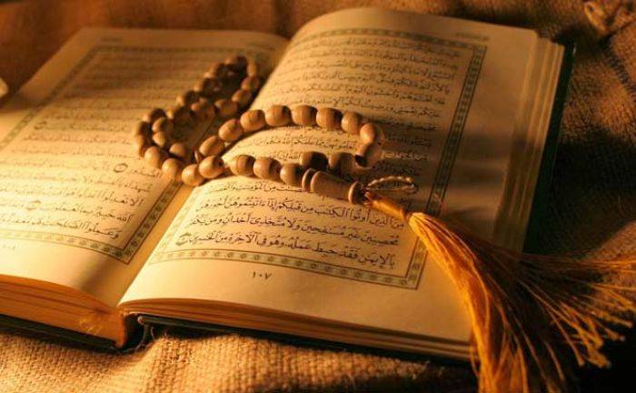 Tafsir Al-Nahl 90: Lebih Menikmati Ayat Suci Ketimbang Musik Religi