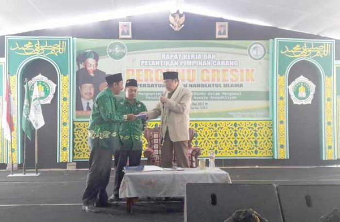 KH Tolchah Hasan Minta Pergunu Gresik Perbaiki Manajemen Pendidikan, Ponpes dan Masjid