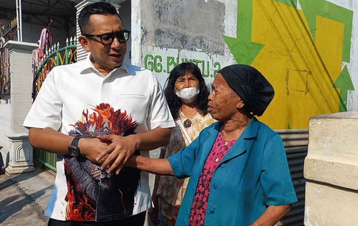 Pj Wali Kota Mojokerto Salurkan Bantuan untuk Masyarakat