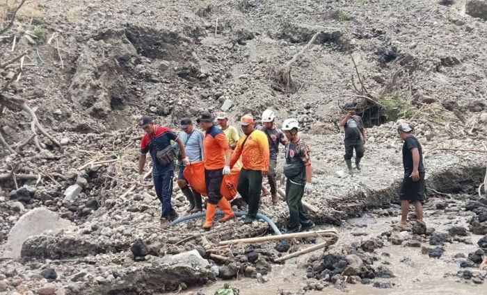 2 Penambang Pasir Tradisional Tertimbun Longsor di Blitar, Satu Tewas