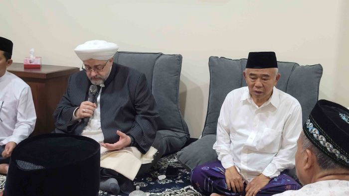 Khofifah Diserang Buzzer, Ini Doa-Nasehat Syaikh Afifuddin, Cicit Syaikh Abdul Qodir Al -Jailani Khofifah Diserang Buzzer, Ini Doa-Nasehat Syaikh Afifuddin, Cicit Syaikh Abdul Qodir Al -Jailani