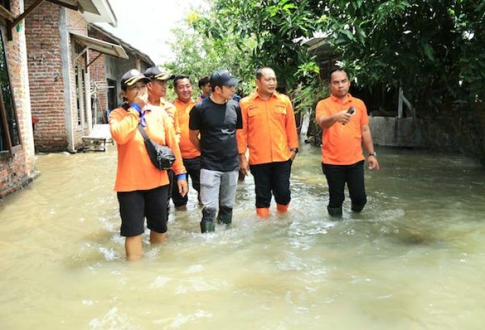 Dampingi Anggota DPRD Jatim, Tim BPBD Tinjau Penanganan Banjir Tulangan Sidoarjo