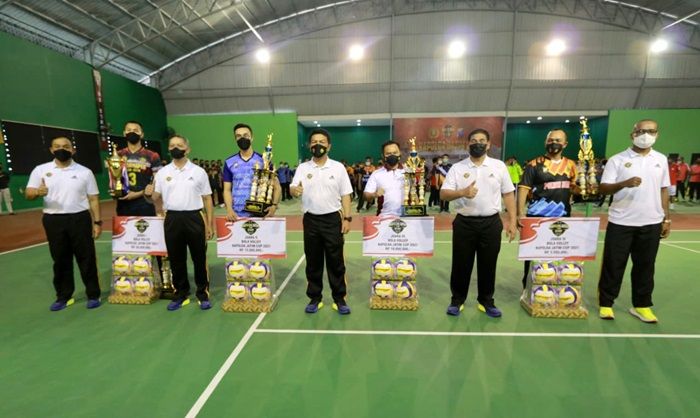 Pimpin Upacara Penutupan Lomba Olahraga Kapolda Jatim Cup, Irjen Pol Nico Ajak Budayakan Olahraga