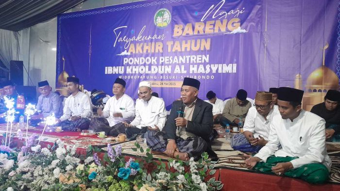 Ngaji Bareng KH Marzuki Mustamar di Ponpes Ibnu Kholdun Situbondo: Santri Harus Kuasai Ilmu Umum Ngaji Bareng KH Marzuki Mustamar di Ponpes Ibnu Kholdun Situbondo: Santri Harus Kuasai Ilmu Umum
