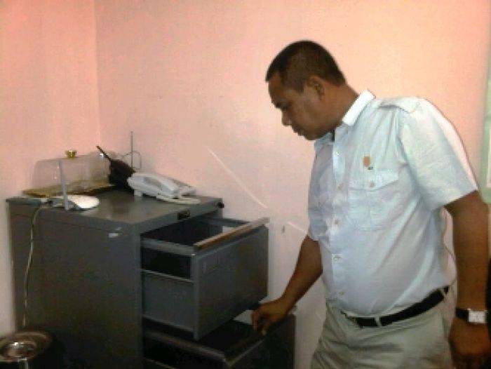 Inventaris Wakil DPRD Sampang yang Tersisa hanya Asbak Rokok