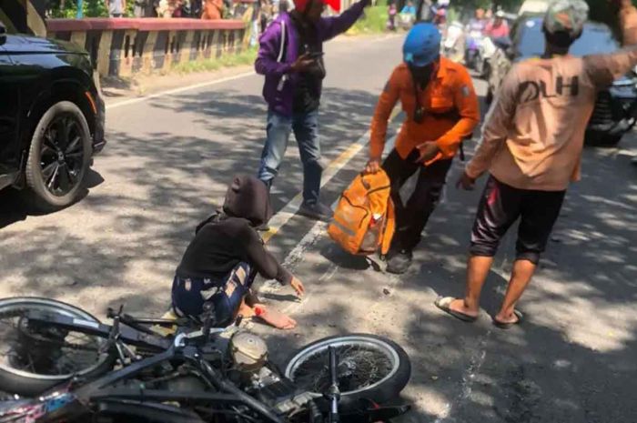 Pengendara Motor di Surabaya Meninggal Dunia Usai Adu Banteng dengan Mobil Grand Max