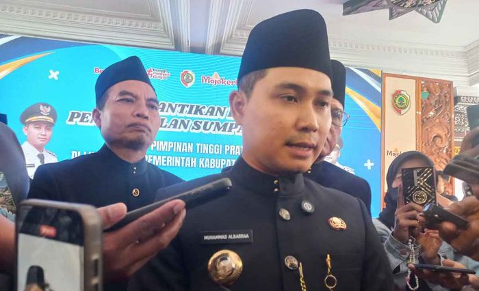 Bupati Mojokerto Lantik 16 Pejabat Eselon II, Tegaskan Mutasi Bebas Jual Beli Jabatan Bupati Mojokerto Lantik 16 Pejabat Eselon II, Tegaskan Mutasi Bebas Jual Beli Jabatan
