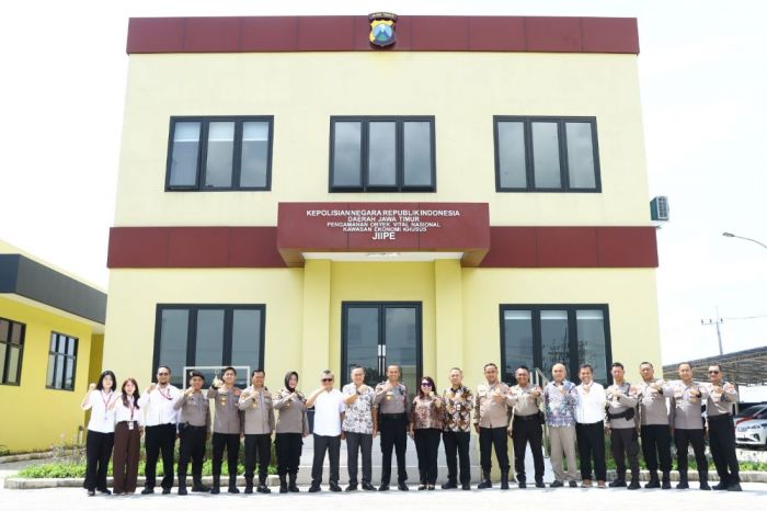 Perkuat Keamanan Objek Vital Nasional JIIPE Serahkan Kantor Kepolisian Khusus Kawasan