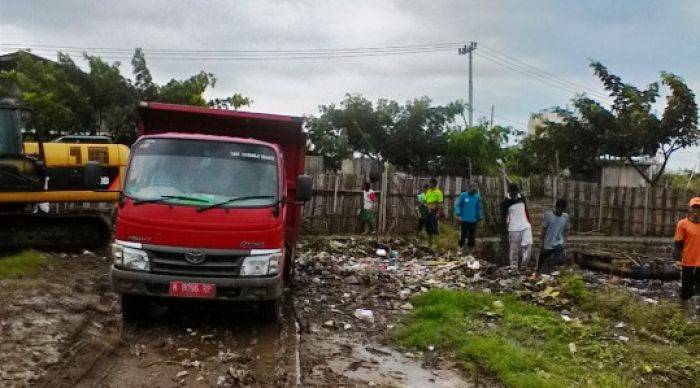 Bupati Probolinggo Sidak Kalibanger, BLH Siapkan Alat Berat Untuk Bersihkan Sampah
