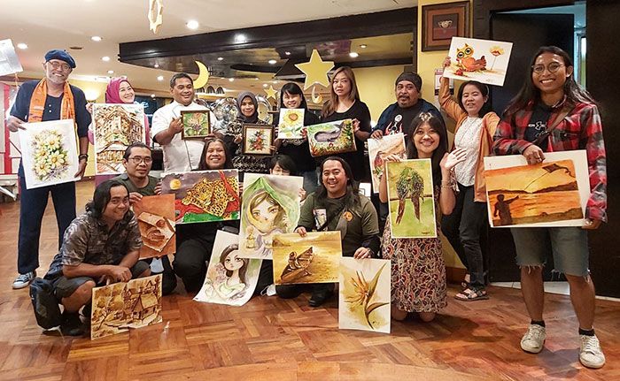 Kolaborasi Chef Surabaya Suites Hotel dan 15 Pelukis, Racik Bumbu Dapur Jadi Bahan Melukis