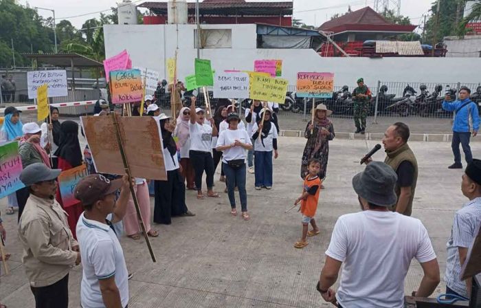 Ratusan Warga Protes Polusi ke PT Cargill Pasuruan, Desak Relokasi atau Penutupan