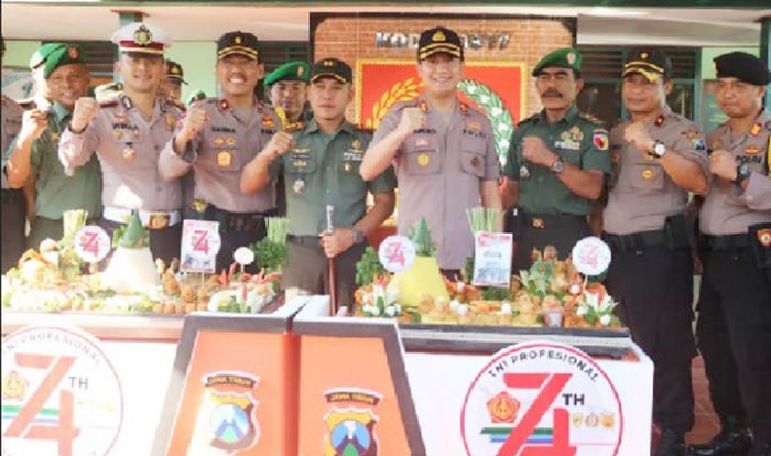 Rayakan HUT TNI ke-74, Kapolres Gresik dan Lamongan Datangi Makodim