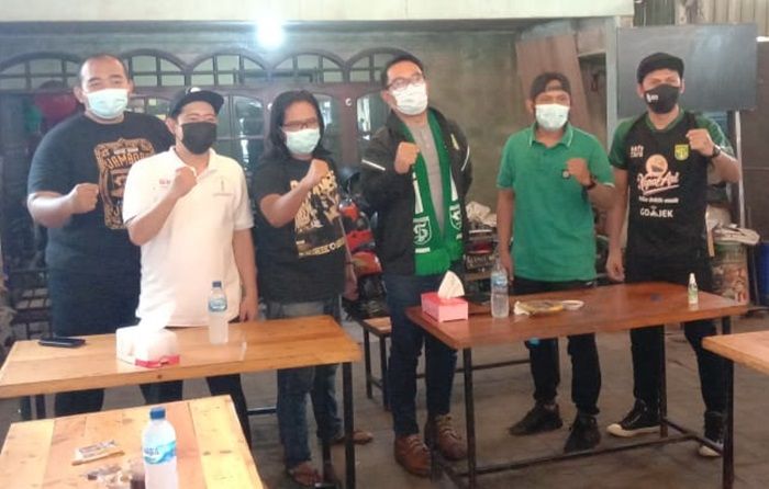 Kunjungan di Surabaya, Kang Emil Sambangi Markas Bonek Mania