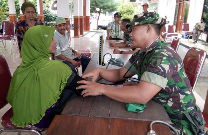 PWI dan Kodim Tuban Adakan Pengobatan Gratis untuk Warga Terdampak Banjir