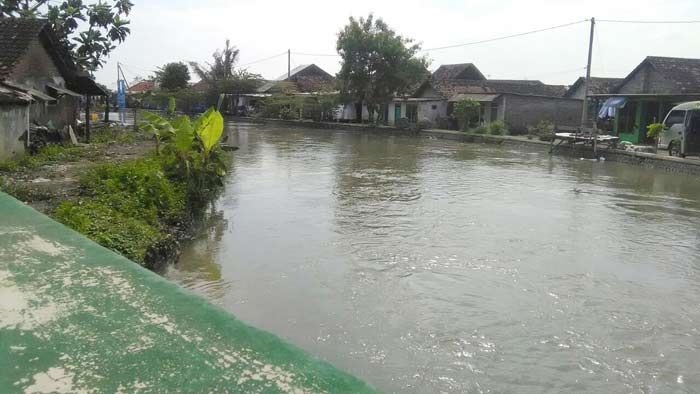 Jadi Langganan Banjir, Warga Sekitar Kali Ketapang Sidoarjo Minta Endapan Lumpur Dikeruk