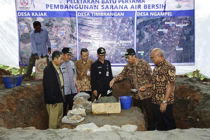 Semen Gresik Bangun Fasilitas Sarana Air Bersih Rp 600 Juta di Rembang